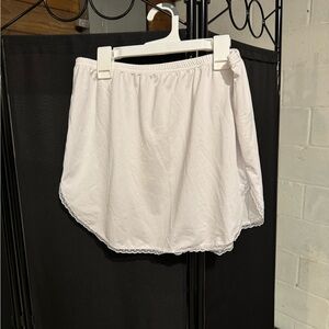 Elegant White Women's Skirt